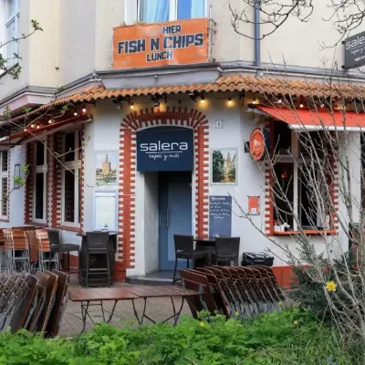 Salera Restaurant Eingang